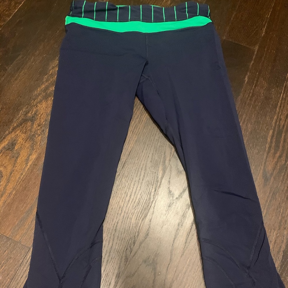 Lulu cropped leggings.